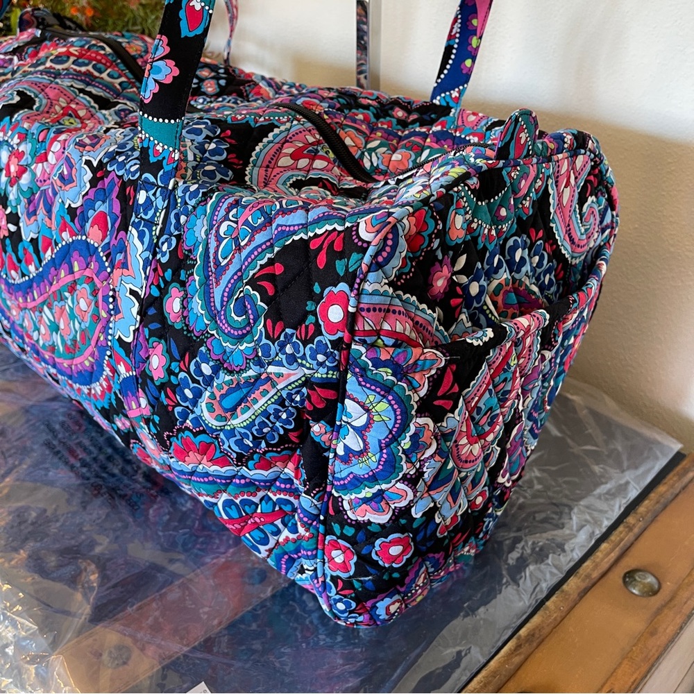Vera Bradley Large Duffel bag in Haymarket Paisley NWT - Picture 4 of 9